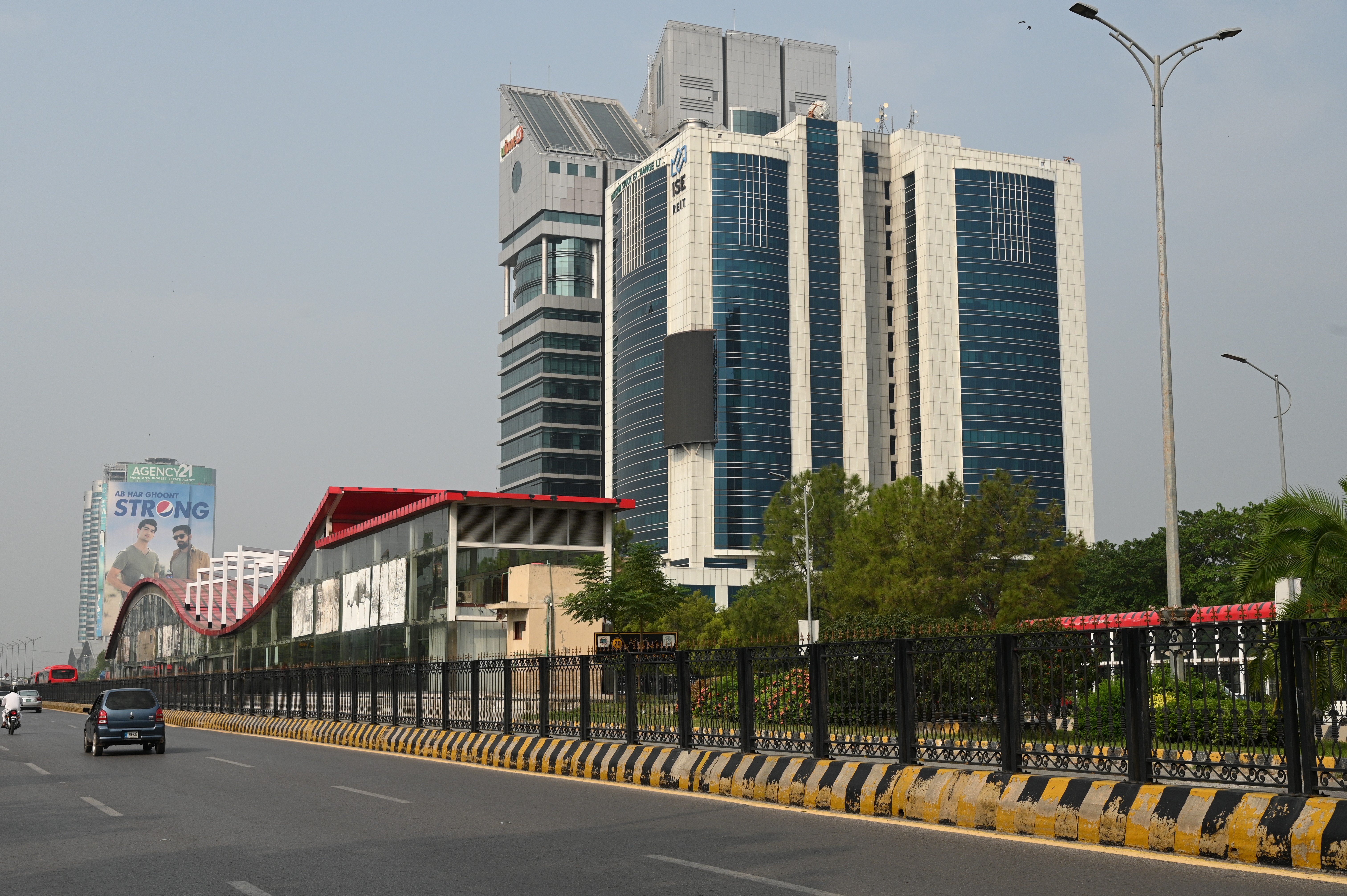 عمارتیں